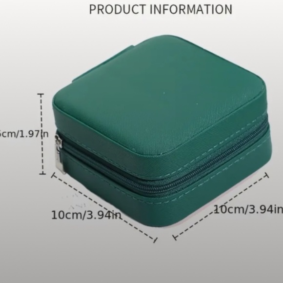 Green Leather Jewelry Storage Box/Travel Box/Portable Jewelry Box - Picture 4 of 9